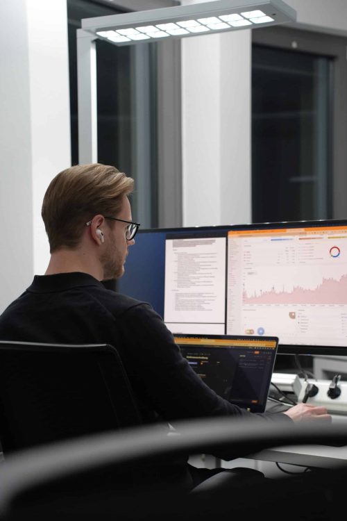 Robert Schepers bei der SEO Analyse mithilfe eines Tools